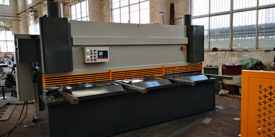 Máy cắt tấm thủy lực Máy cắt Nc Máy cắt kim loại thủy lực nhỏ