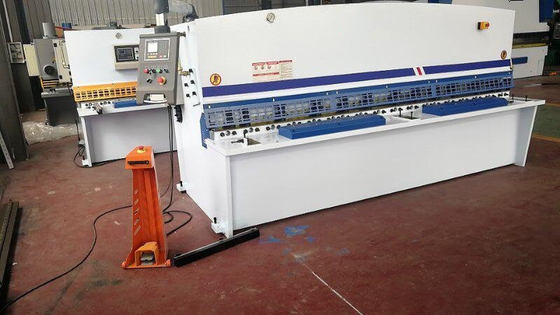 Máy cắt tấm kim loại thủy lực 6mm 2500mm Cnc Qc12y-6x2500