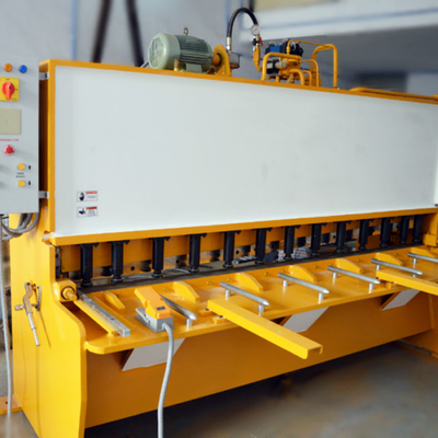 Máy cắt thủy lực QC12Y QC11K Máy cắt NC Trọng lượng 3,3t