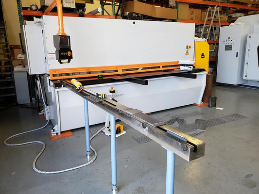Máy cắt tôn Cnc tự động Cắt tấm kim loại thủy lực