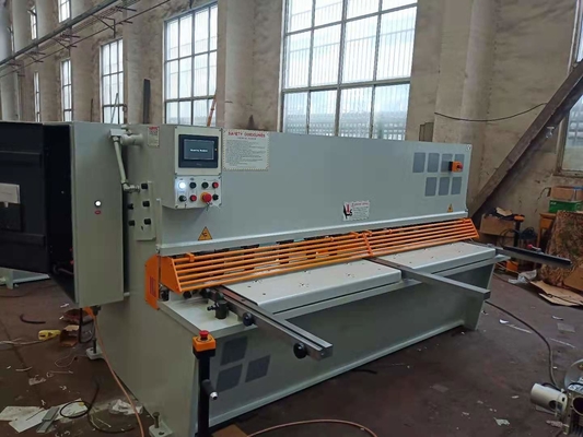 Máy cắt tóc thủy lực CNC tự động Kim loại thép nhẹ